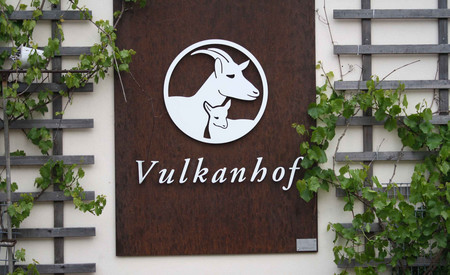 Vulkanhof Ziegenkäserei -Tourismus & Dienstleistungen